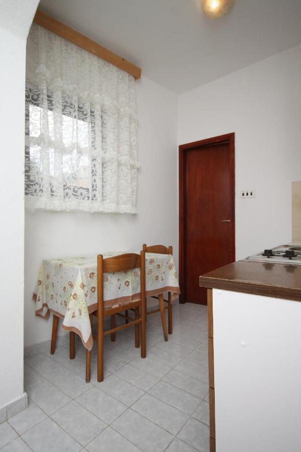 Apartment Metajna 4120C 외부 사진